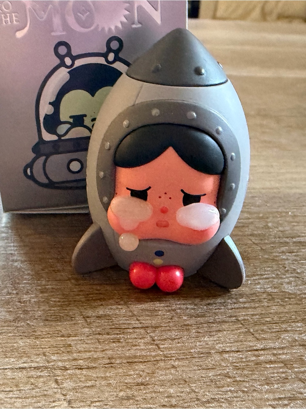 Pop Mart Crybaby Crying to the moon - The Space Traveller - Mini